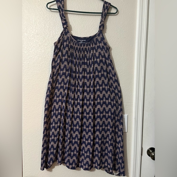 A Pea in the Pod Nursing Mini Sleeveless Blue and Tan Pleated Sundress w Pockets - Picture 1 of 14